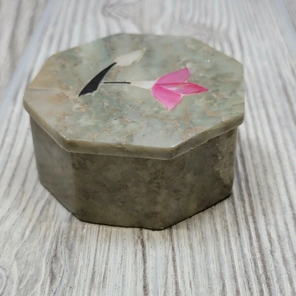 Unbranded Soapstone Trinket Box Small Green Pink Floral Mother of Pearl‎ Inlay